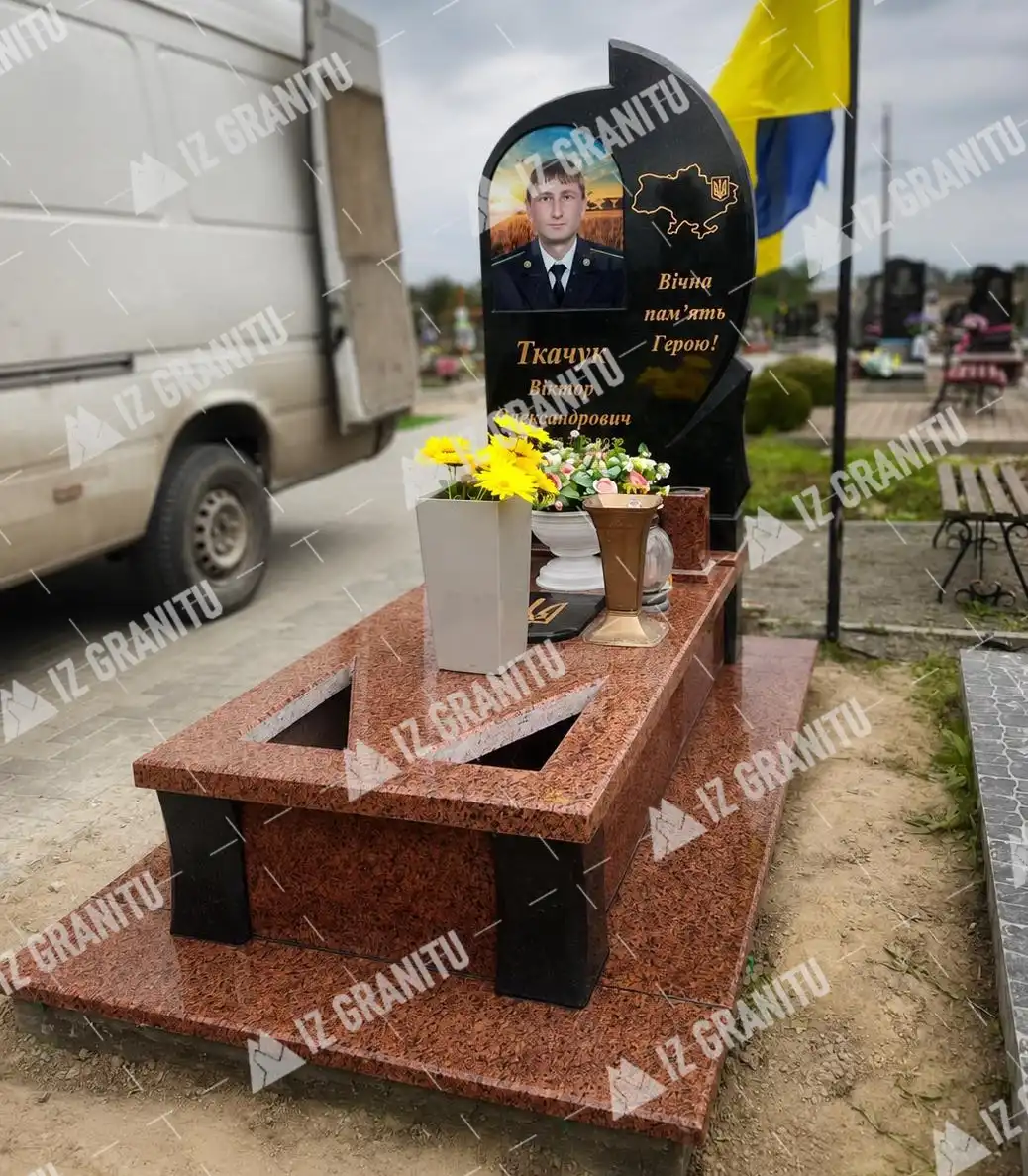 Пам'ятник для військових 12